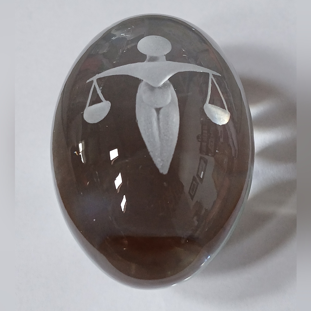 Vintage 70s Clear Glass Crystal Egg Paperweight Zodiac Libra Ekenas Sweden - Picture 12 of 14